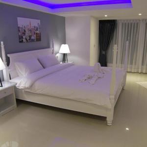 Three-Bedroom Apartment with Sea View