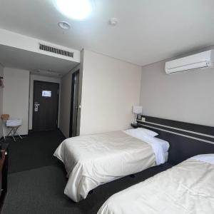Standard Twin Room - Non-Smoking