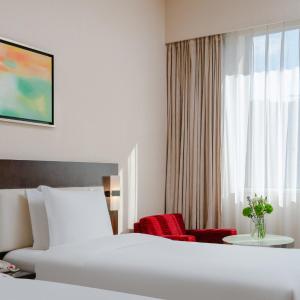 Standard Twin Room - Smoking - Low Floor