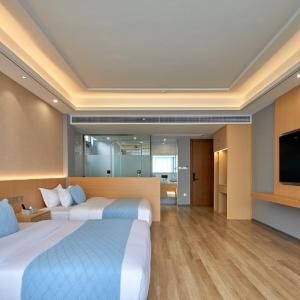 Twin Room with Mountain View