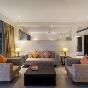 TatSaraasa Suite With Jacuzzi: Early Check-In upto 3 hours (subject to availability),Complimentary Hi-Tea served with Cookies, Veg Snack(s), Complimentary Cricket