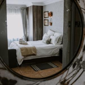 Deluxe Queen Suite