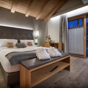 Double or Twin Room with Mountain View