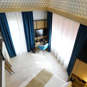 Deluxe Triple Room with Terrace and Spa Access (reservation needed)