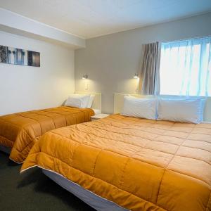 One-Bedroom Twin Apartment