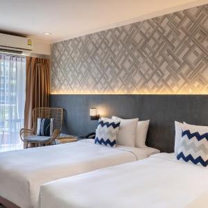 Superior Twin Beds with Balcony