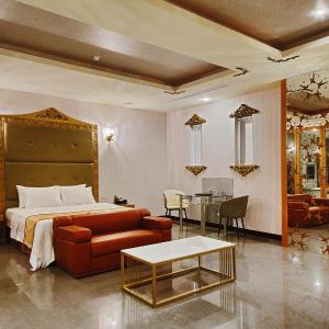 Queen Room with Spa Bath