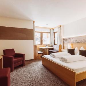Large Double Room Annex without Balcony