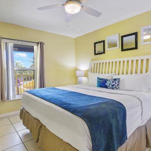 One-Bedroom Apartment with Private Balcony Ocean View