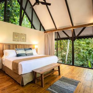 Bungalow 1 King Bed