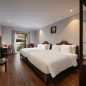 Family Suite with Balcony