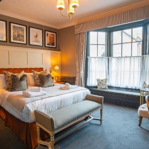 King Deluxe with Sofa Bed