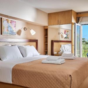 Superior Triple Studio with Sea View and Terrace (2-3 Adults)