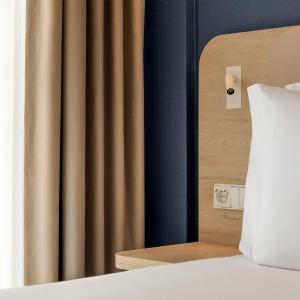 Standard King Room with Sofa Bed - Mobility Access