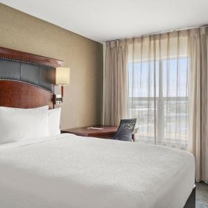 One-Bedroom King Suite with Sofa Bed - Hearing Accessible