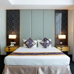 Studio King or Twin Bed Room