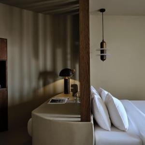 Cozy Suite with Private Infinity Pool and Caldera View