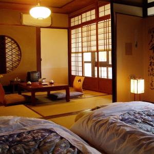 Japanese-Style Twin Room with Shared Bathroom
