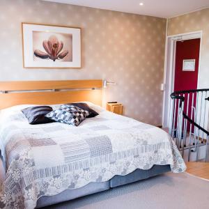 Large Suite