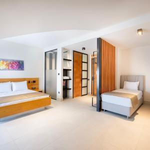 Deluxe Family Suite