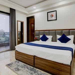 King Room with Balcony