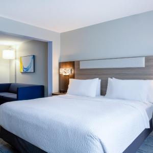 King Room with Sofa Bed