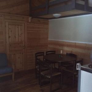 Two Bedroom Cottage with Shower