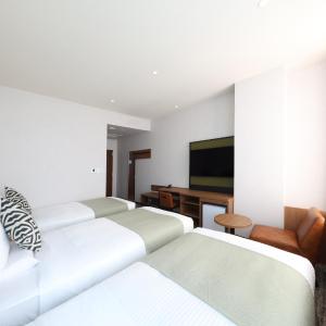 Triple Room with River View - Non-Smoking - No Daily Cleaning