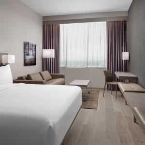 King Room with Sofa Bed - Hearing Accessible