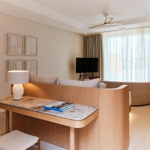 The Coast Grand Suite with Pool and Sea View
