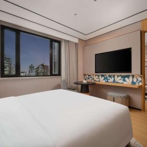 Deluxe King Suite