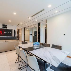 Four-Bedroom Platinum Apartment