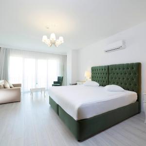 Deluxe Room with Lake View