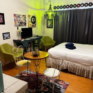 Deluxe Double Room (1 adult + 1 child)