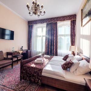 Deluxe Double Room (2 Adults + 1 Child)