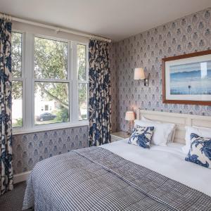 Upper Garden - Road Facing Classic Double