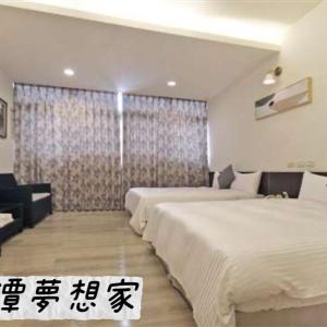 Quadruple Room with Private Bathroom