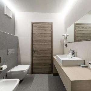 Standard Triple Room - Street Side