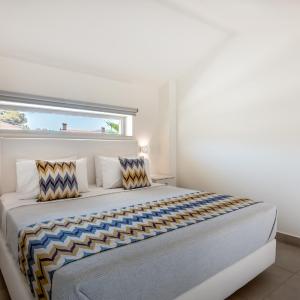 Executive Loft Suite with Pool View/ Sea View