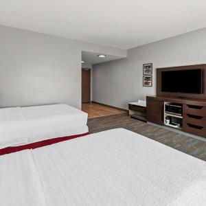 Queen Room with Bath Tub - Mobility Access/Non-Smoking