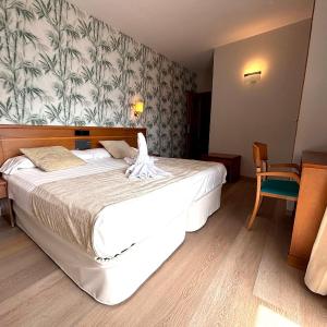 Double or Twin Room with Sea View