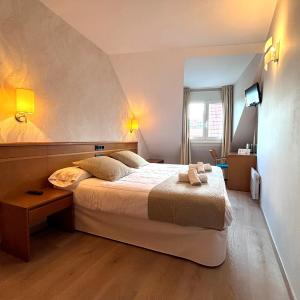Double or Twin Room with City View