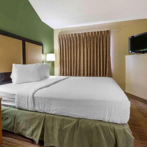 One Bedroom Suite with 1 Queen Bed - Non-Smoking