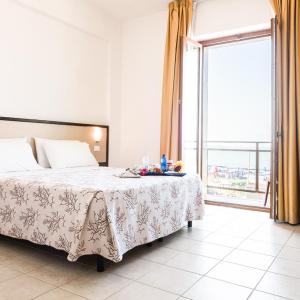 Deluxe Double or Twin Room with Sea View