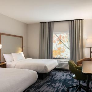 Queen Room with Two Queen Beds - Hearing Accessible