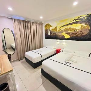 Family Room (3 Adults)