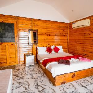 Deluxe Double Room with Balcony and Sea View