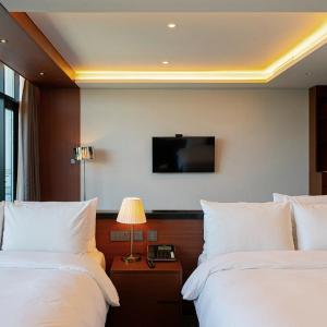 Family Suite with Full Ocean View
