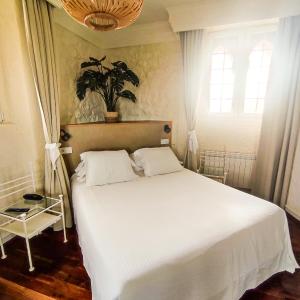 Double or Twin Room with Side Sea View