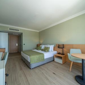 Deluxe Double Room with Balcony and Sea View